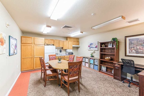 victoria_place_port_townsend_indoor_common_area